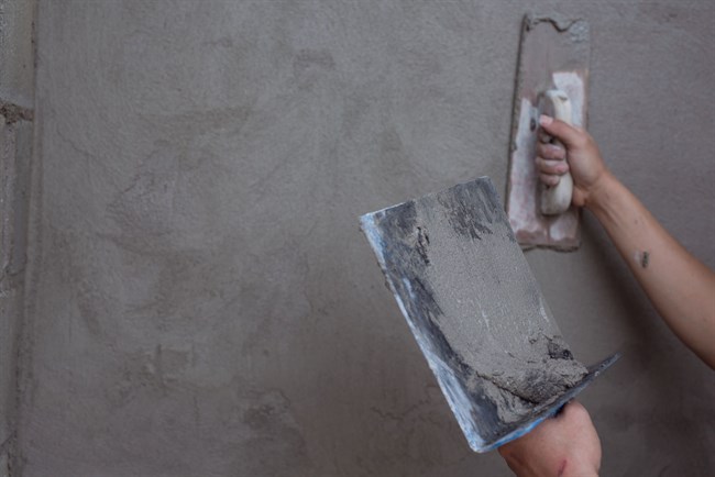 HOW TO PLASTER A WALL