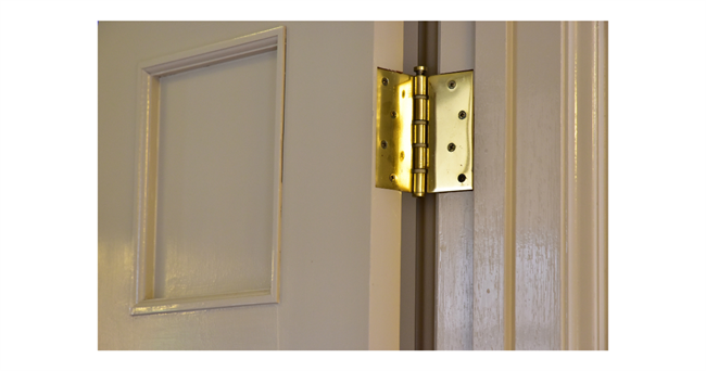 HOW TO CHANGE DOOR HANDLES & HINGES