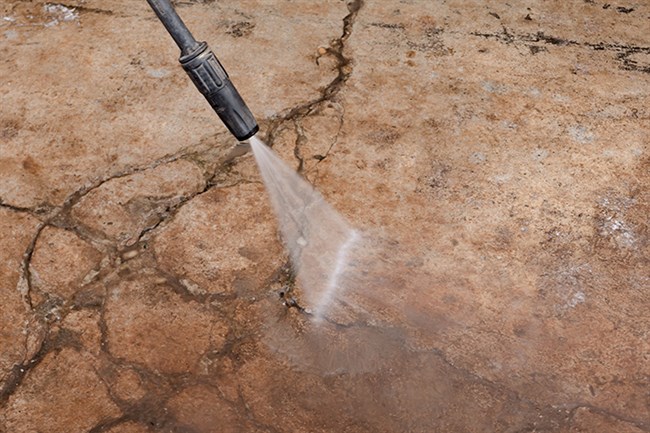 CLEAN YOUR PATIO AFTER WINTER